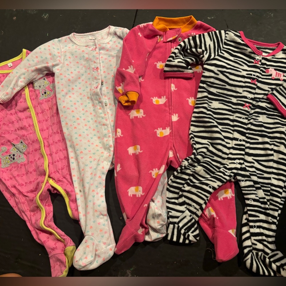 Lot of 4 footies size 9 months